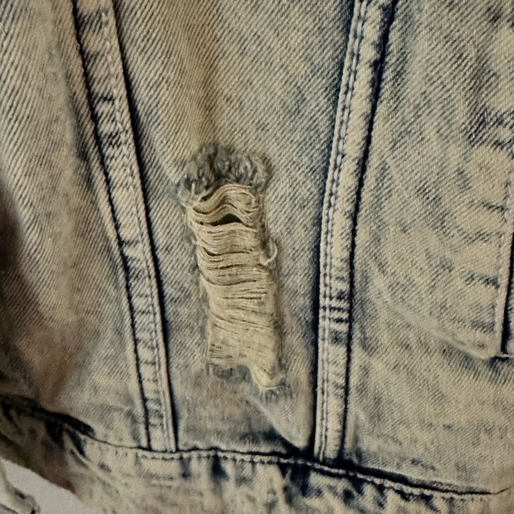 Decree Light Wash Denim Jacket - Picture 6 of 9